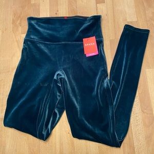 Women’s Spanx Velvet Leggings